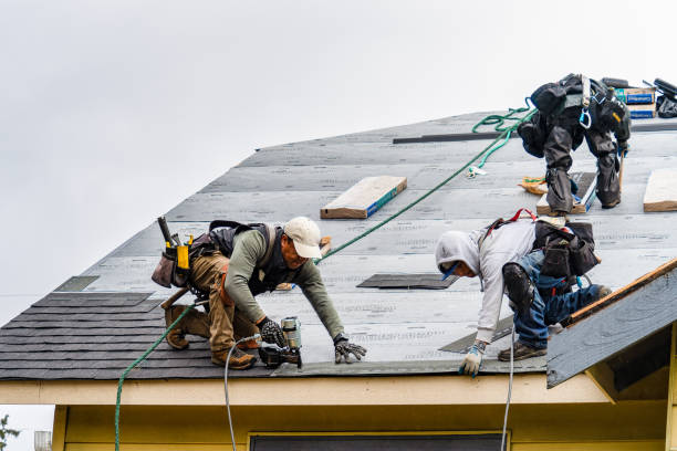 Professional Roofing technician working in Kemblesville, PA